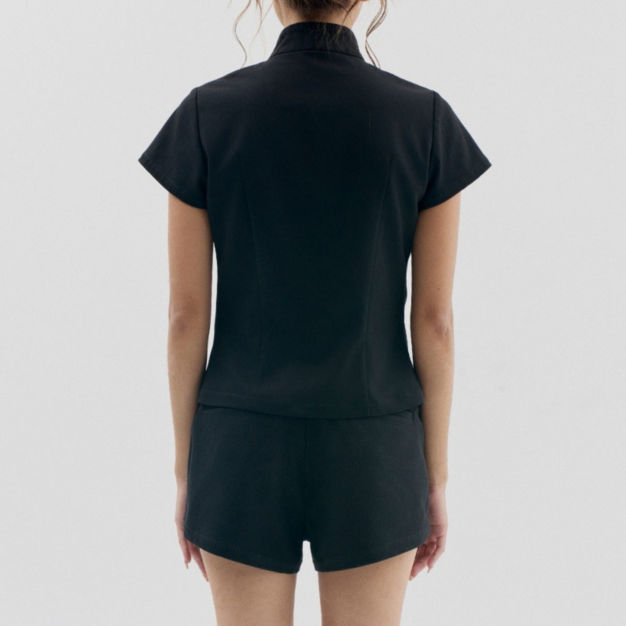001 BUTTON TOP