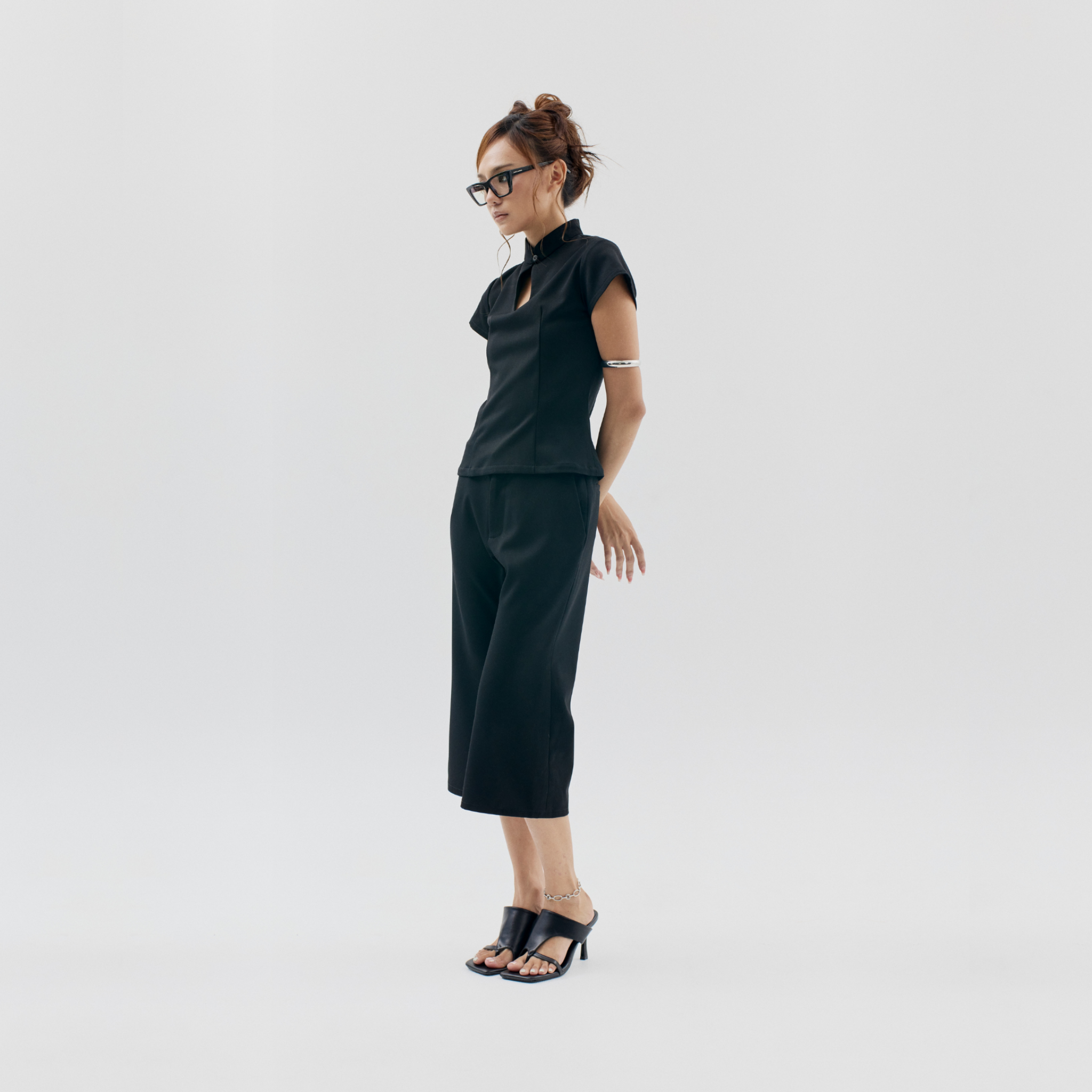 002 CROP PANTS (Pre-order 7-10 days)