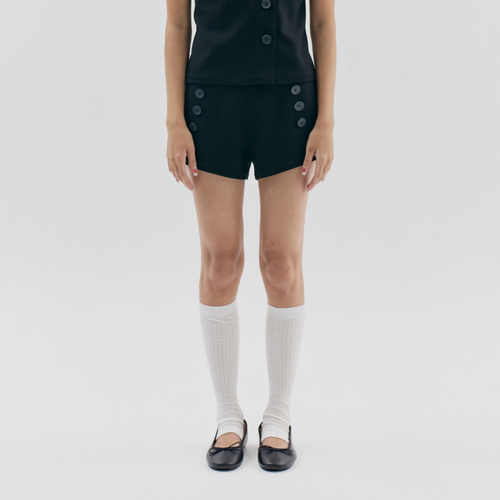 001 BUTTON SHORTS